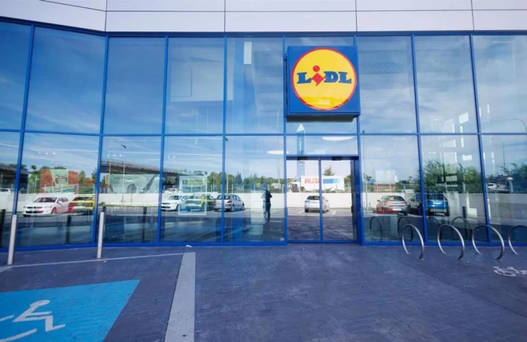 El día que Lidl se enfrentará a Carrefour, Alcampo o el Corte Inglés para mantener tu coche