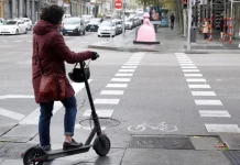 La ciudad de 200.000 habitantes que estrena ordenanza de movilidad y que pone 27 multas al día a patinetes y bicicletas