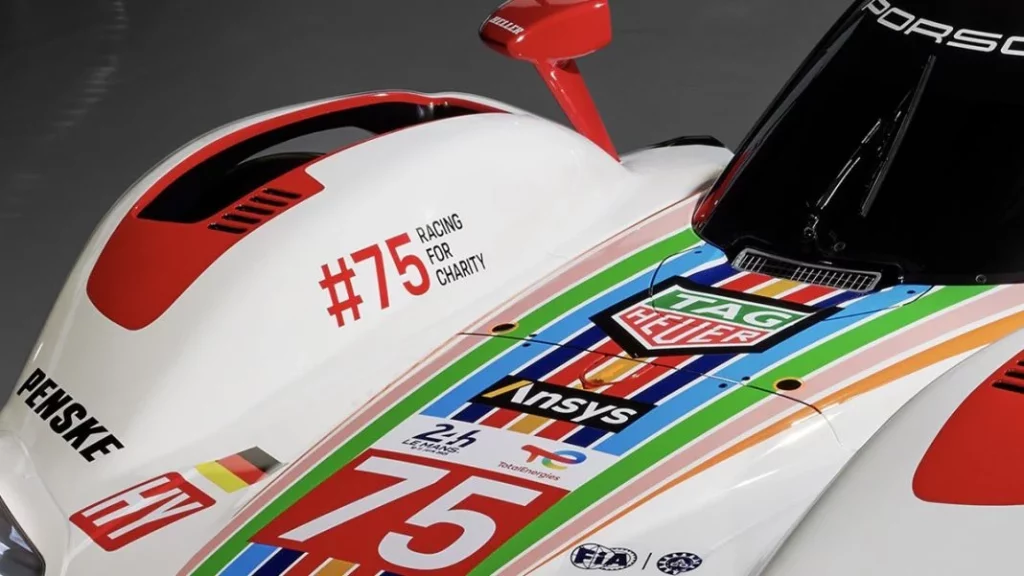 Porsche lleva el emblema de Racing For Charity en sus coches.