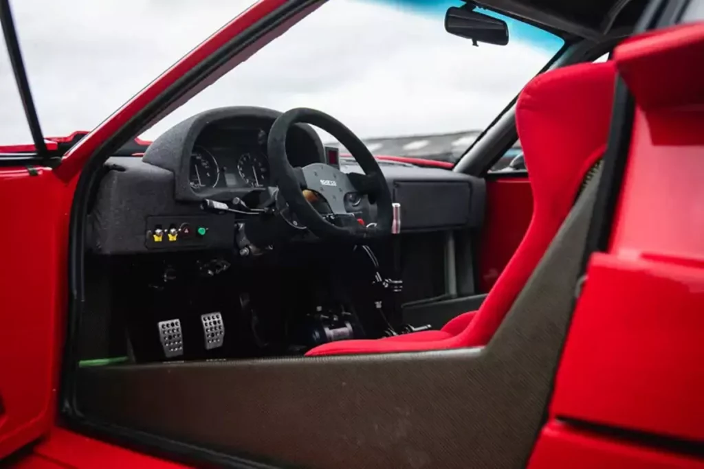 1992 Ferrari F40 V12. Imagen interior.