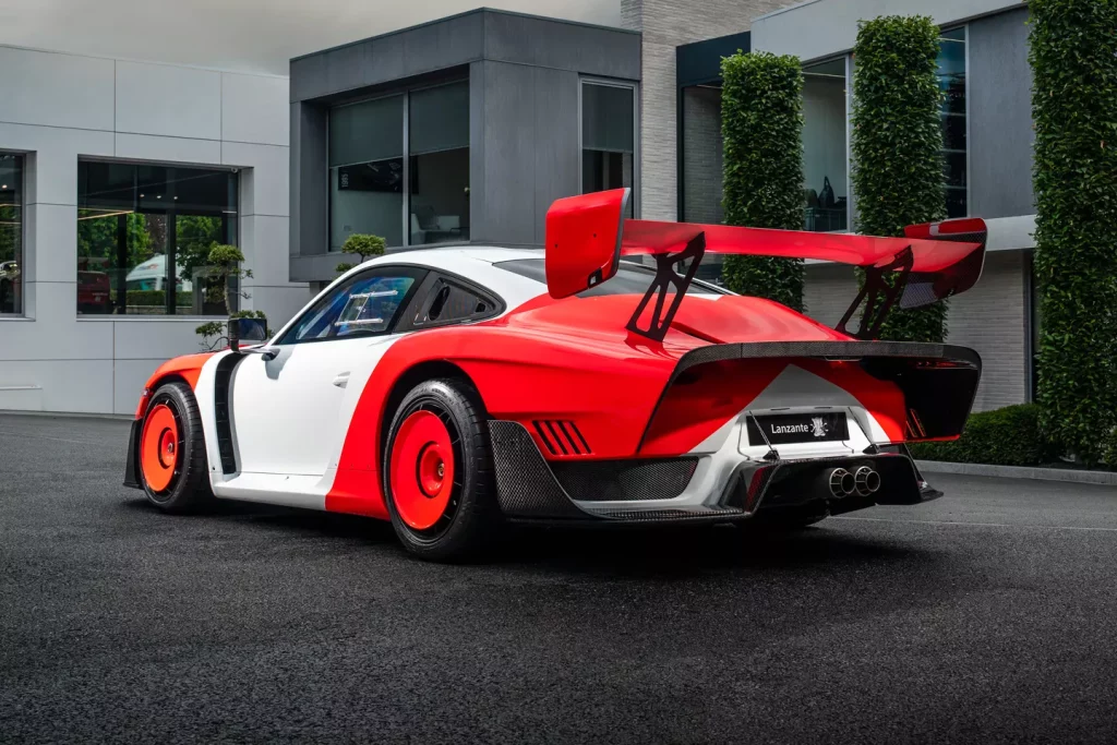 2024 Lanzante Porsche 935. Imagen trasera.