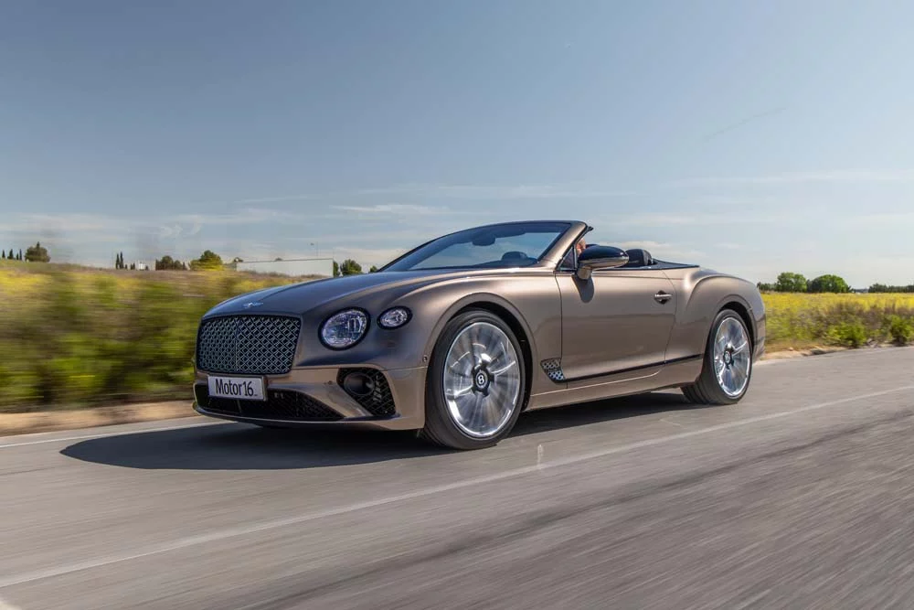 Bentley Continental GTC W12 Mulliner 26 Motor16