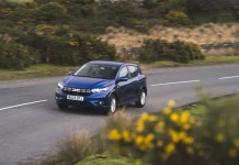 Los 50 coches más vendidos este año: no hay quien pueda con el Dacia Sandero