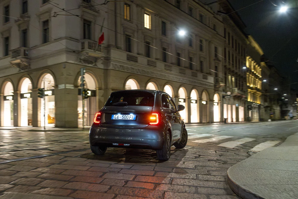 FIAT 500E GIORGIO ARMANI 2 Motor16