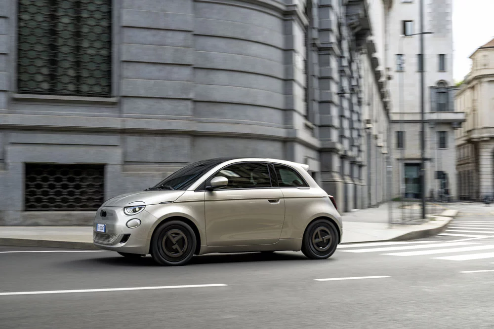 FIAT 500E GIORGIO ARMANI 3 Motor16