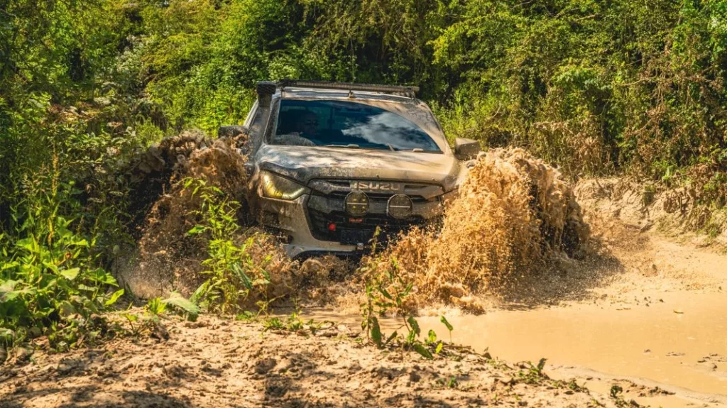 Isuzu D Max Mudmaster 46 Motor16