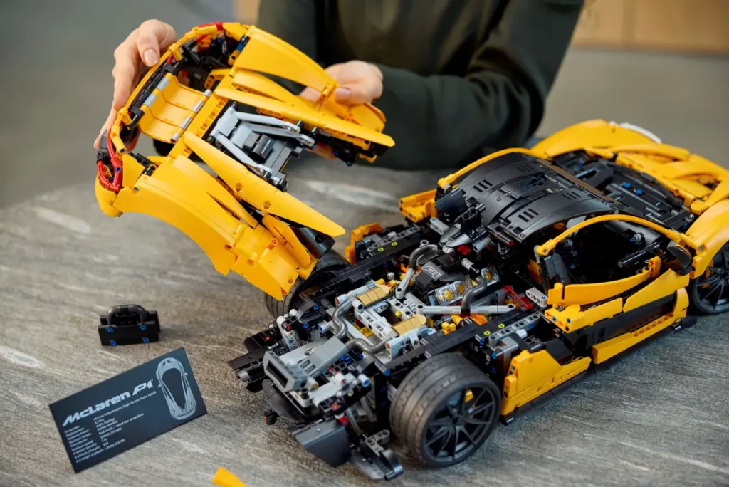 MC LAREN P1 LEGO6 Motor16