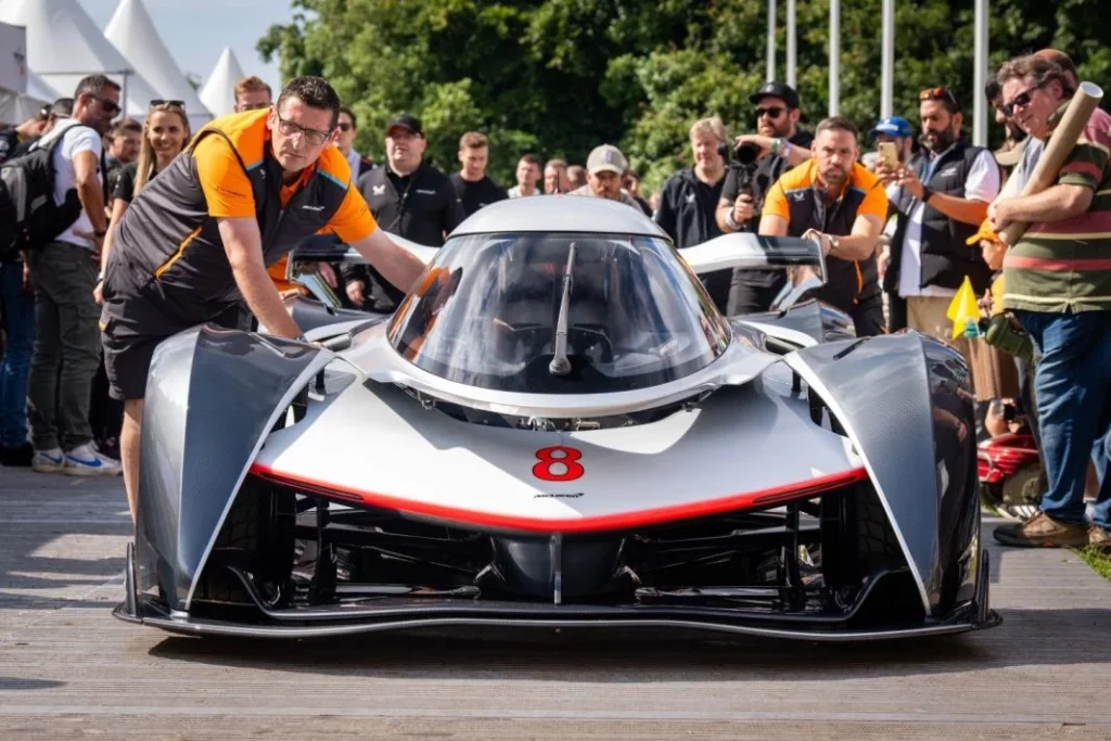 MCLAREN SOLUS GT HAKKINEN 3 Motor16