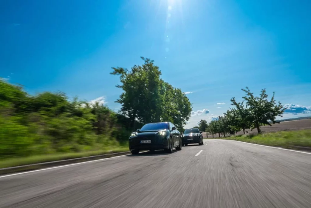 PRUEBAS PORSCHE CAYENNE ELECTRICO 4 Motor16