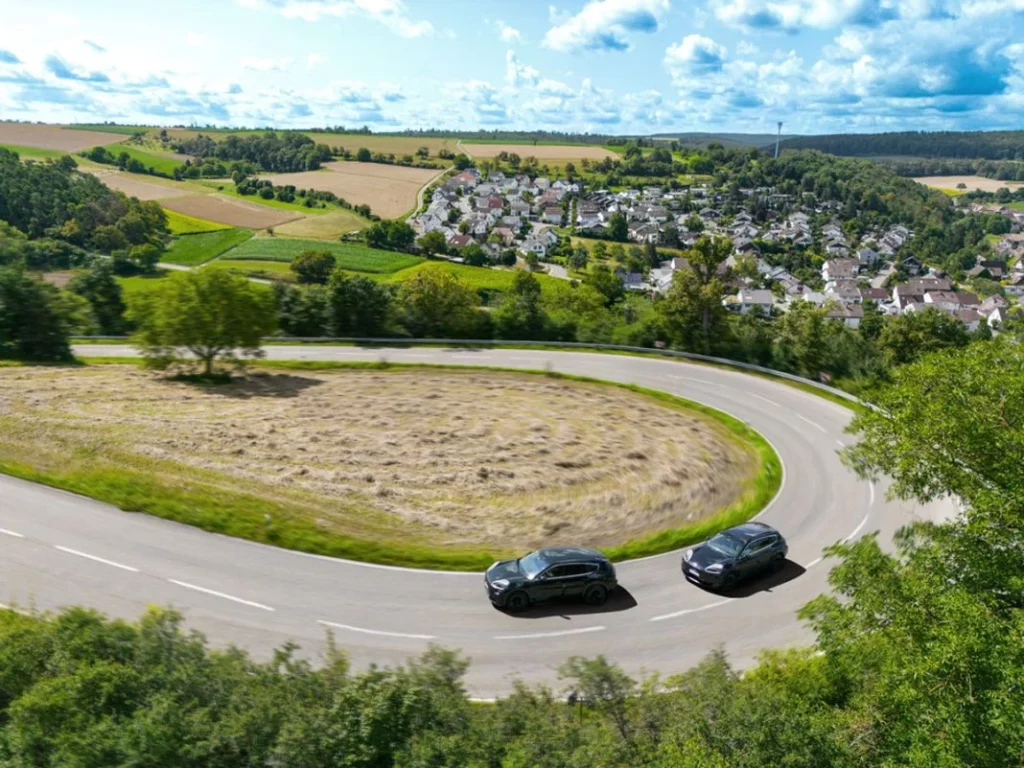 PRUEBAS PORSCHE CAYENNE ELECTRICO 5 Motor16