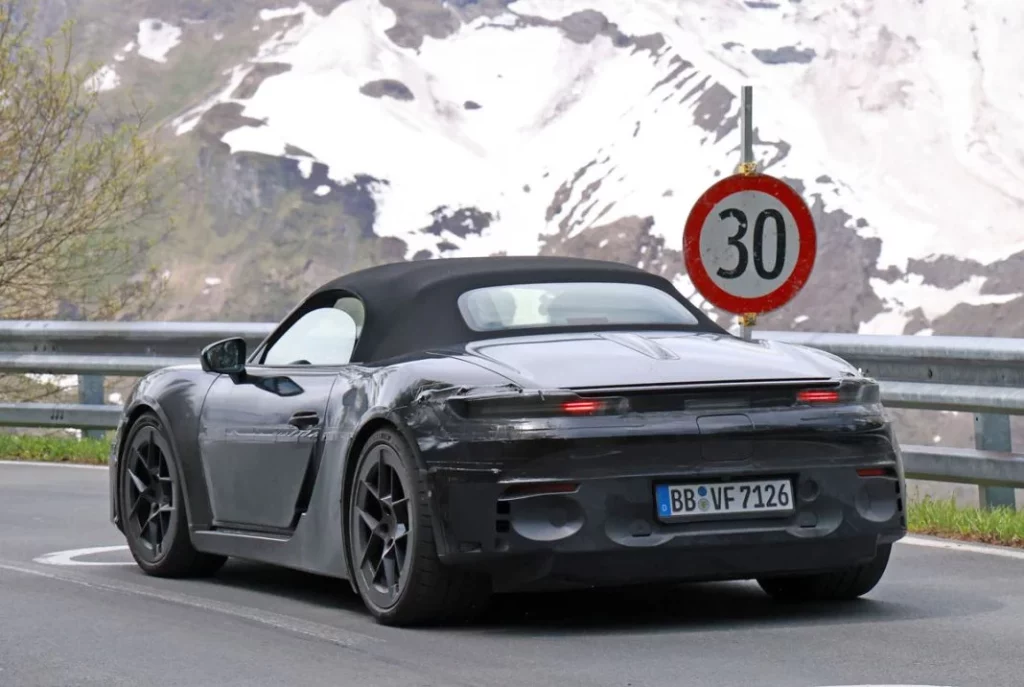 Porsche Boxster EV 26 Motor16