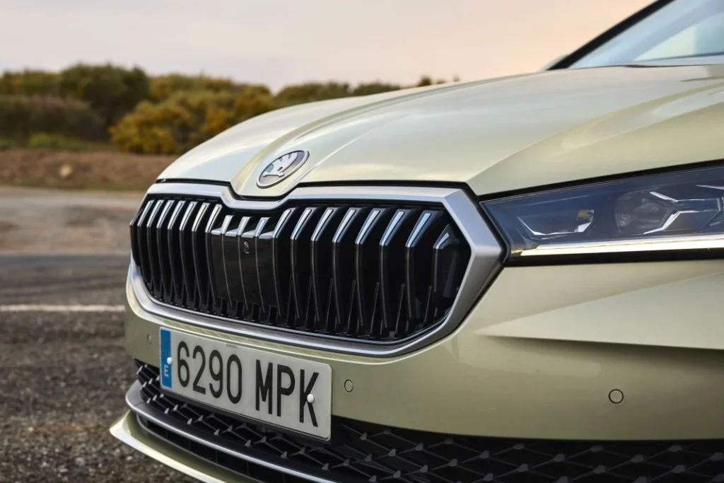 Skoda Superb Combi 7 14 Motor16