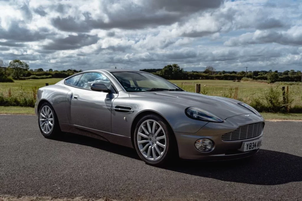 2001 Aston Martin james bond HR 33 Motor16