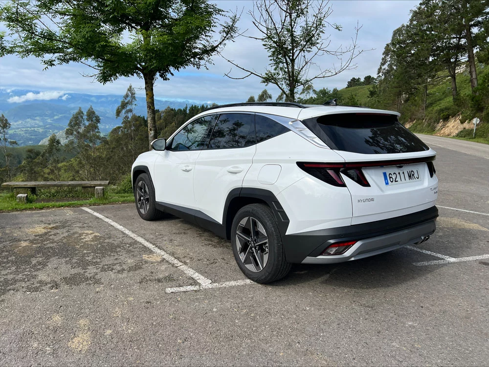 2024 Hyundai Tucson CRDI 48V Prueba 2 Motor16