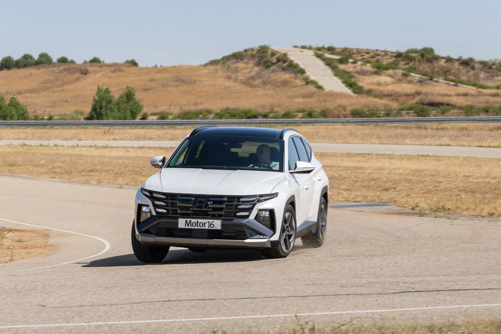 2024 Hyundai Tucson CRDI 48V. Prueba. Imagen curva.