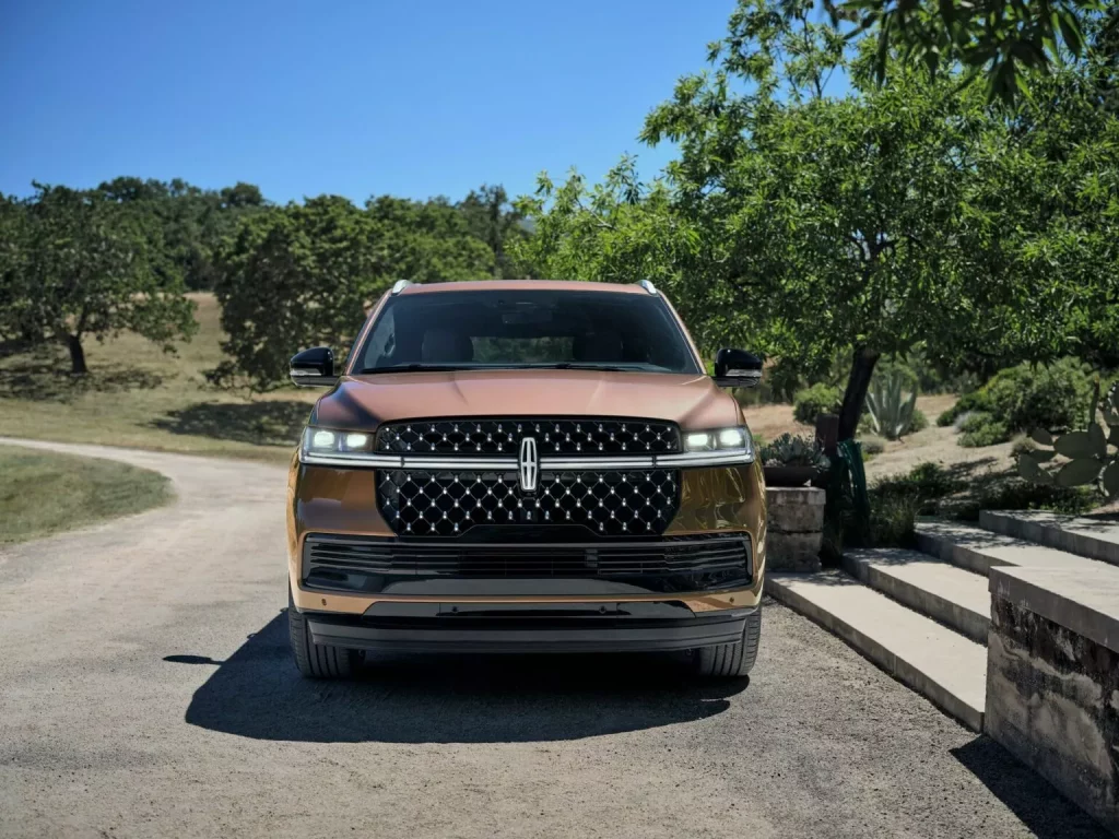 2024 Lincoln Navigator 20 Motor16