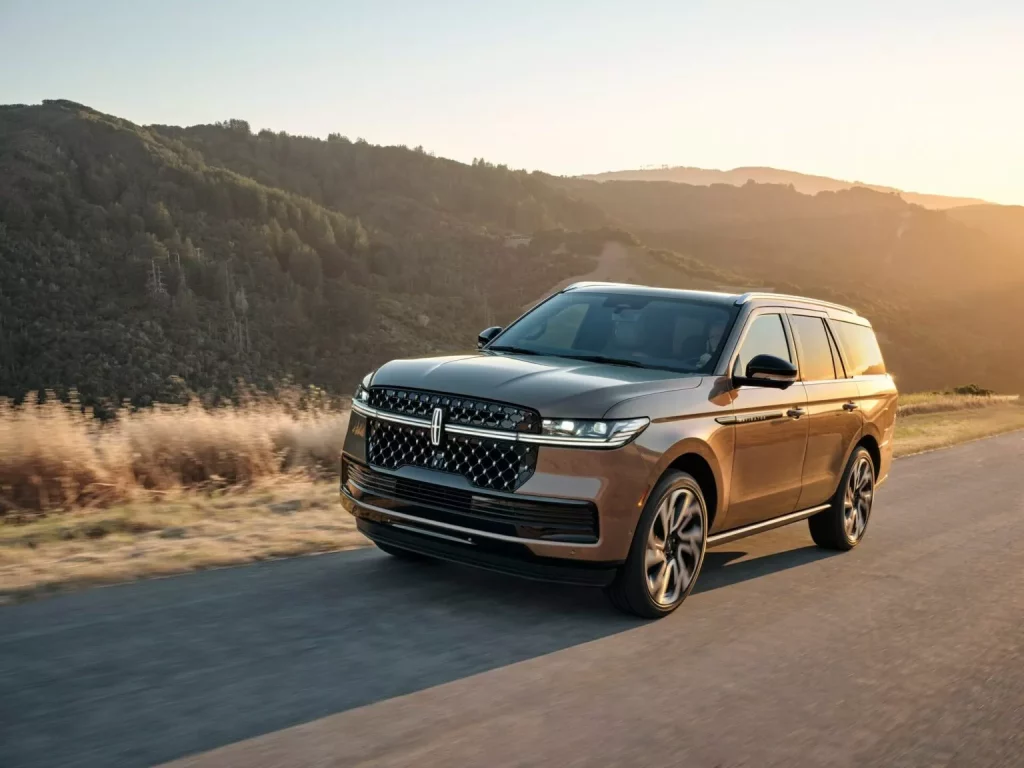 2024 Lincoln Navigator 22 Motor16