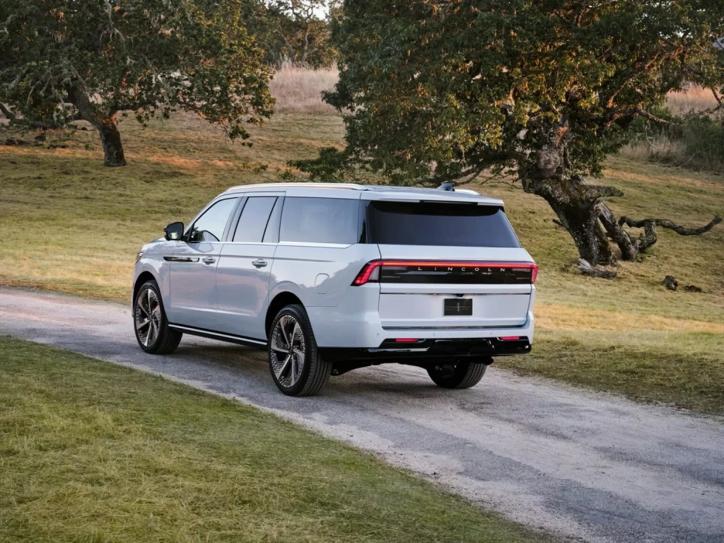 2024 Lincoln Navigator. Imagen trasera.