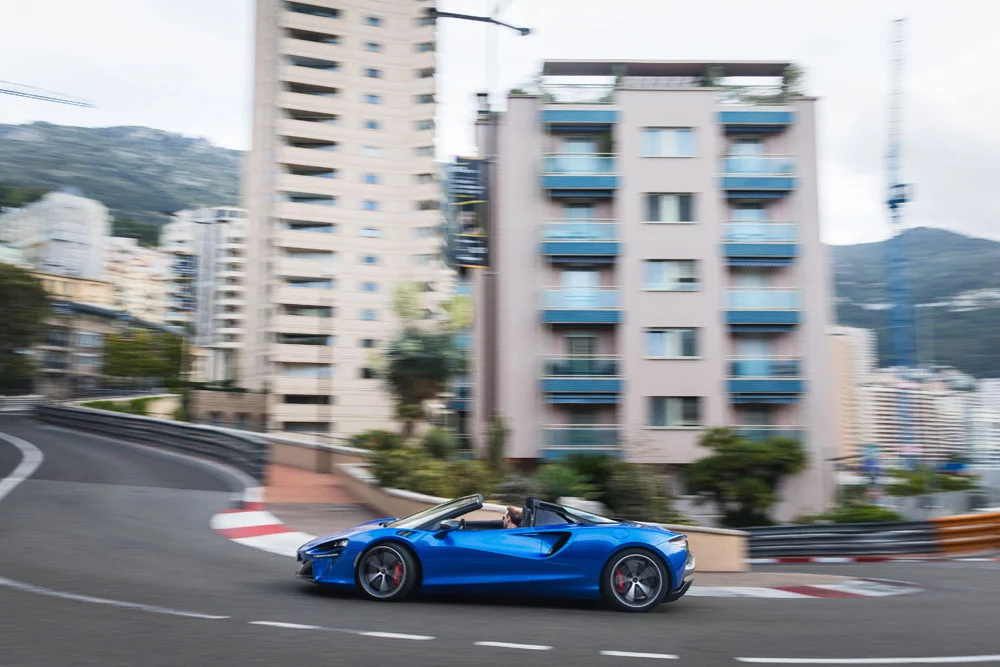 2024 McLaren Artura Spider. Prueba. Imagen barrido.