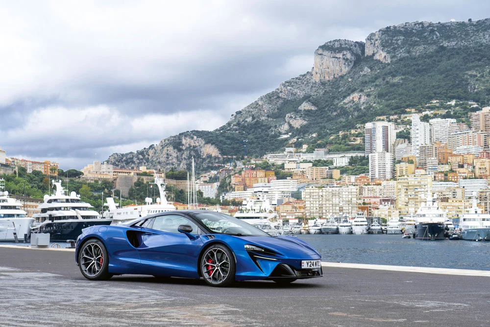 2024 McLaren Artura Spider 54 Motor16