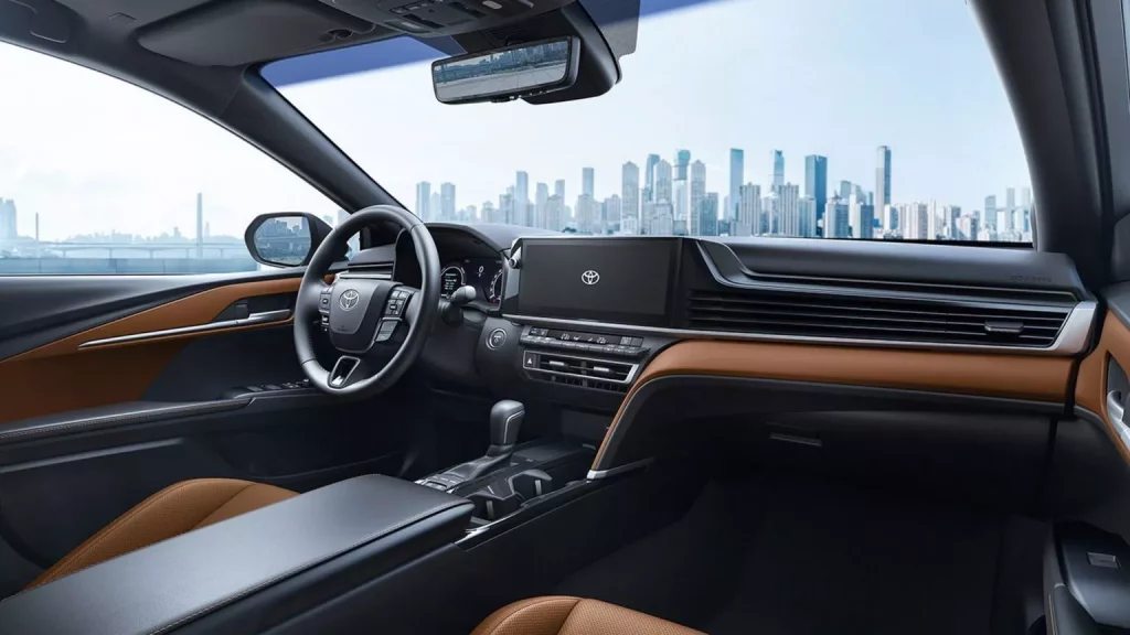 2024 Toyota Camry. Oriente Medio. Imagen interior.