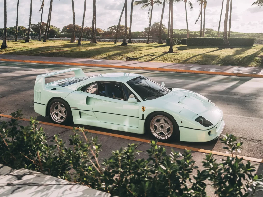 ferrari f40 venta subasta color minty verde pallido 10 Motor16