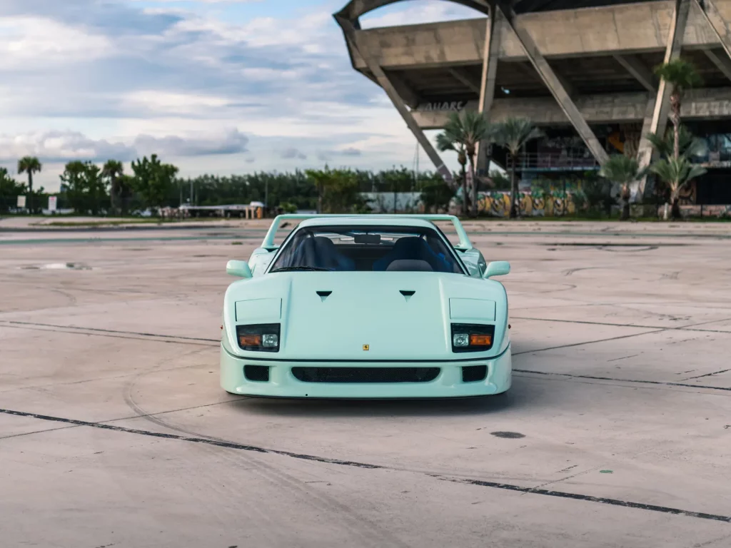 ferrari f40 venta subasta color minty verde pallido 15 Motor16