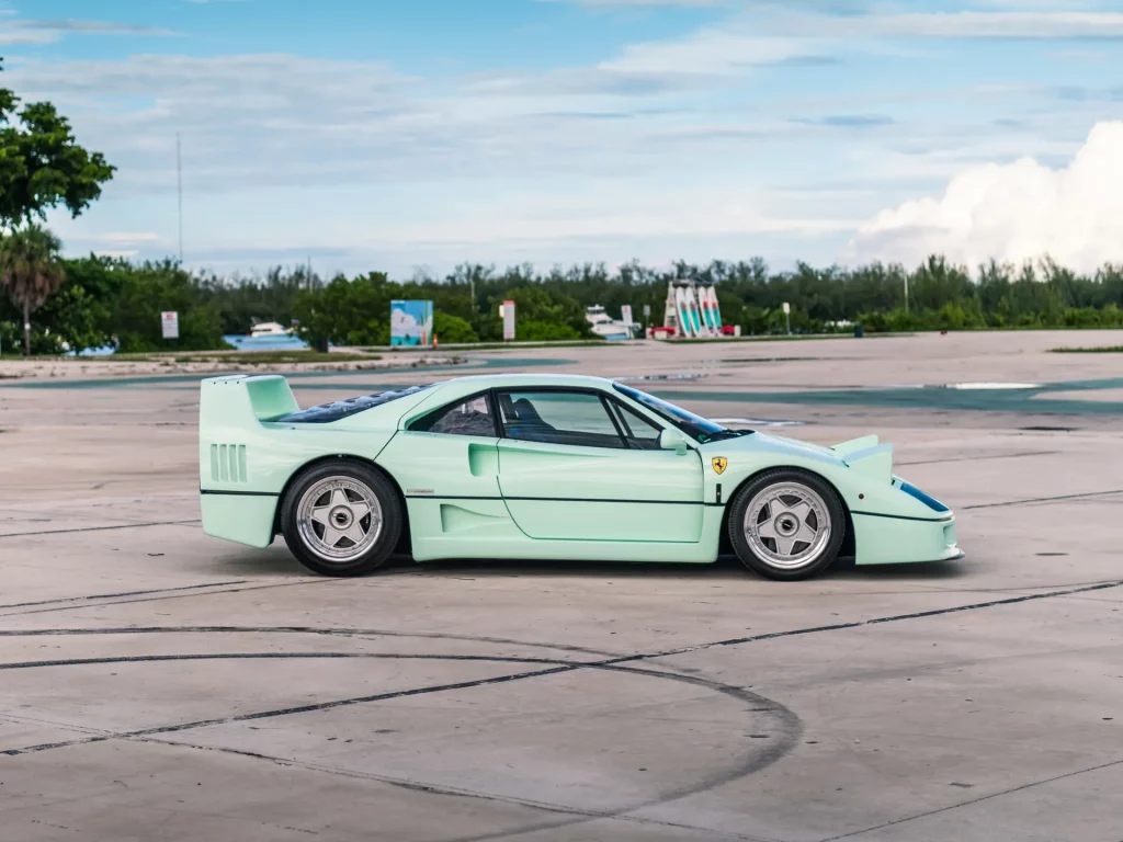 ferrari f40 venta subasta color minty verde pallido 16 Motor16