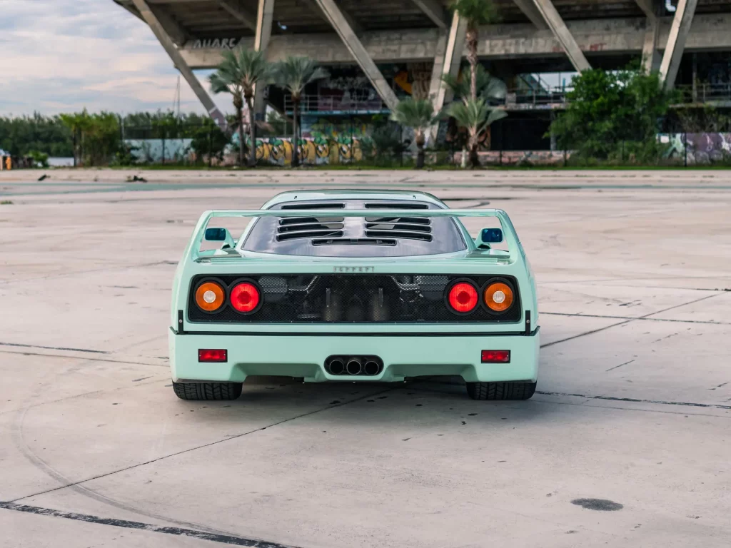 ferrari f40 venta subasta color minty verde pallido 17 Motor16