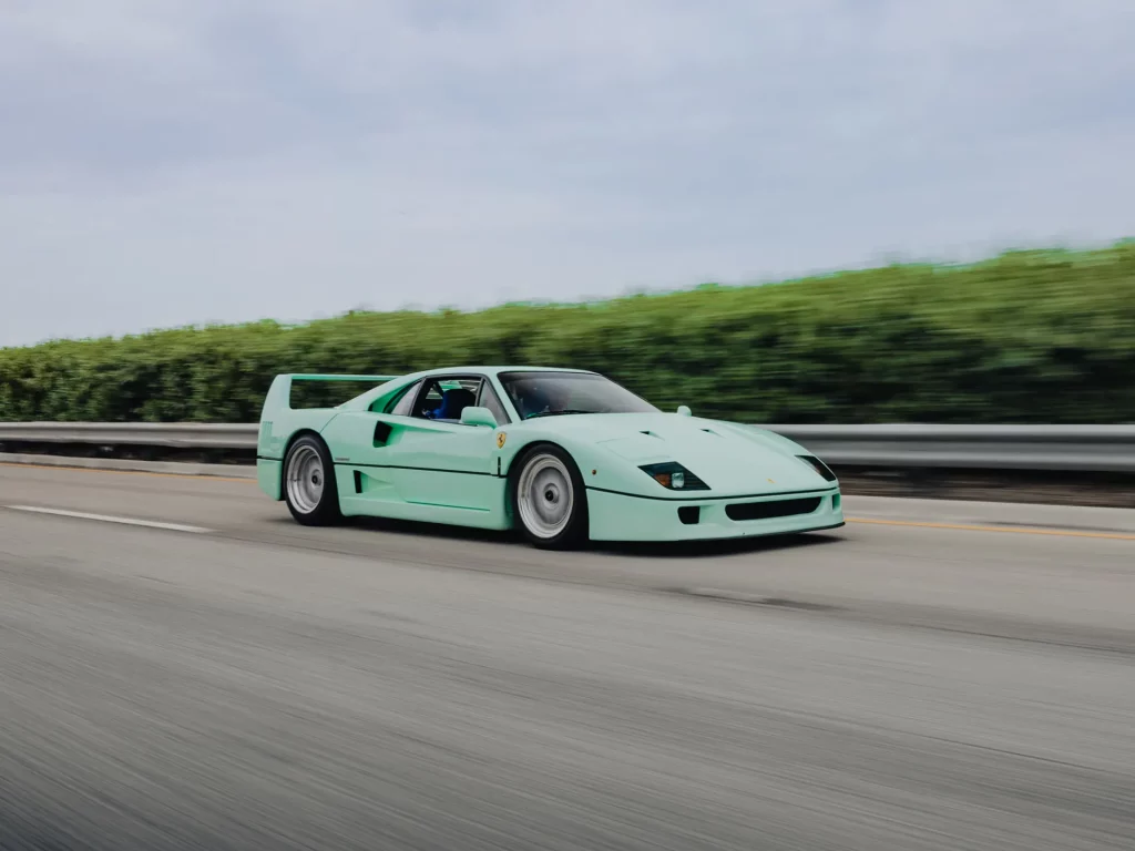 ferrari f40 venta subasta color minty verde pallido 4 Motor16