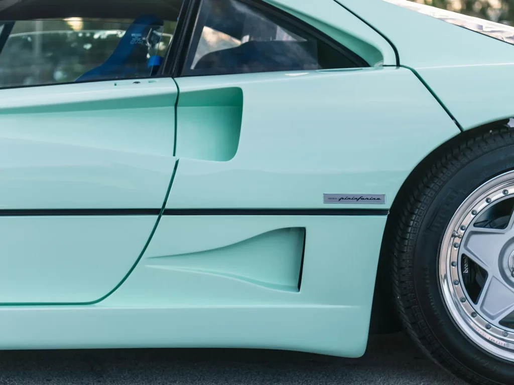 ferrari f40 venta subasta color minty verde pallido 44 Motor16