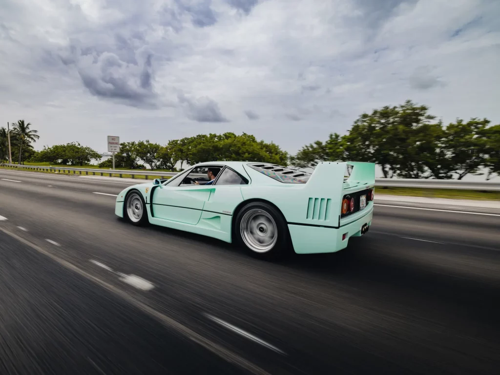 ferrari f40 venta subasta color minty verde pallido 6 Motor16