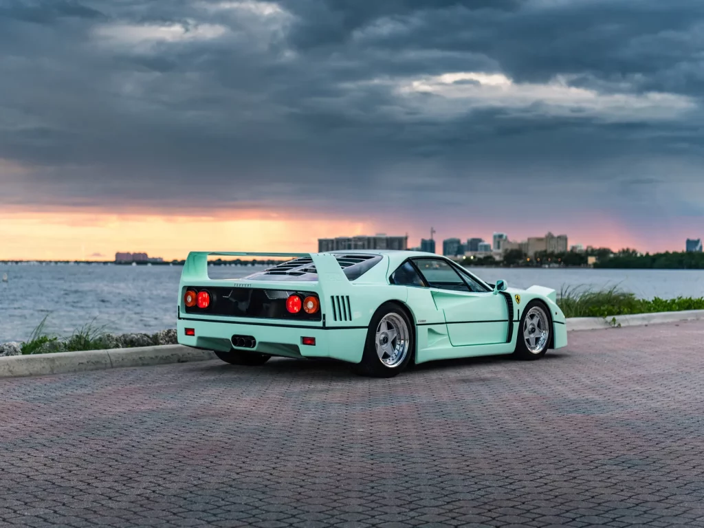 ferrari f40 venta subasta color minty verde pallido 71 Motor16