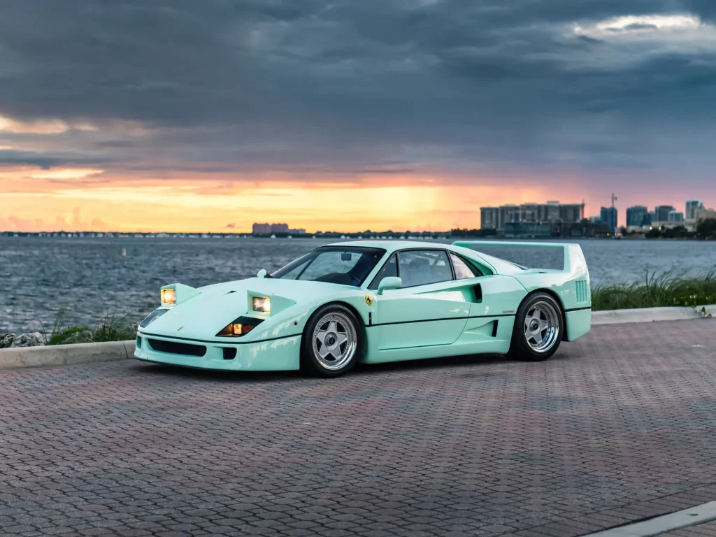 ferrari f40 venta subasta color minty verde pallido 72 Motor16