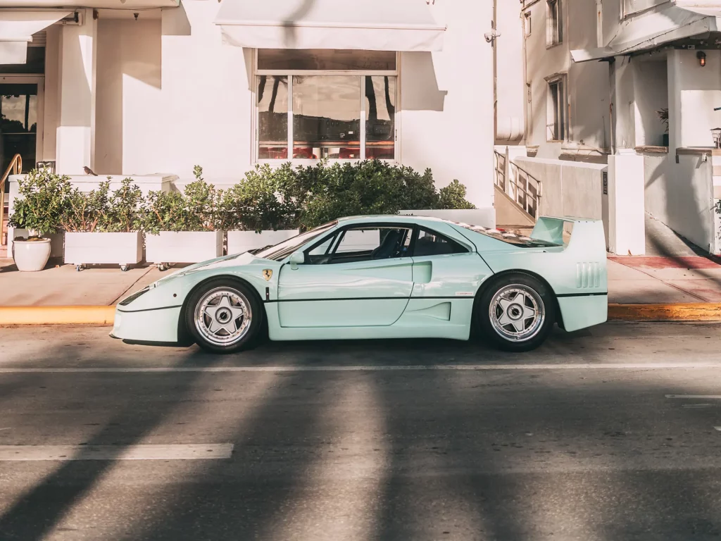 ferrari f40 venta subasta color minty verde pallido 9 Motor16