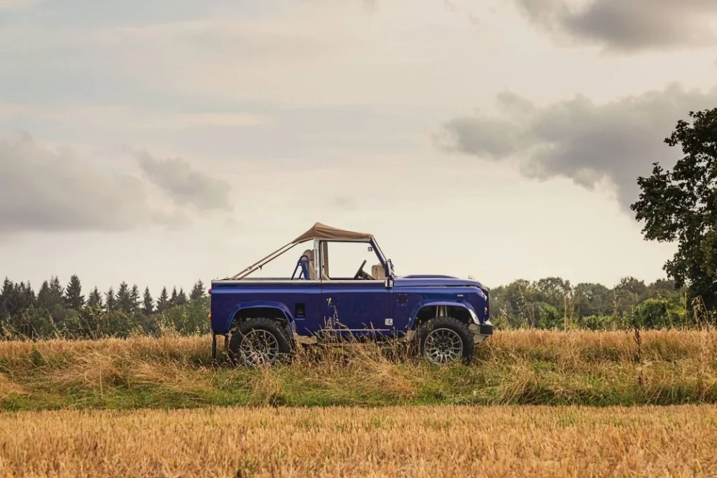 land rover defender kingsley 29 Motor16