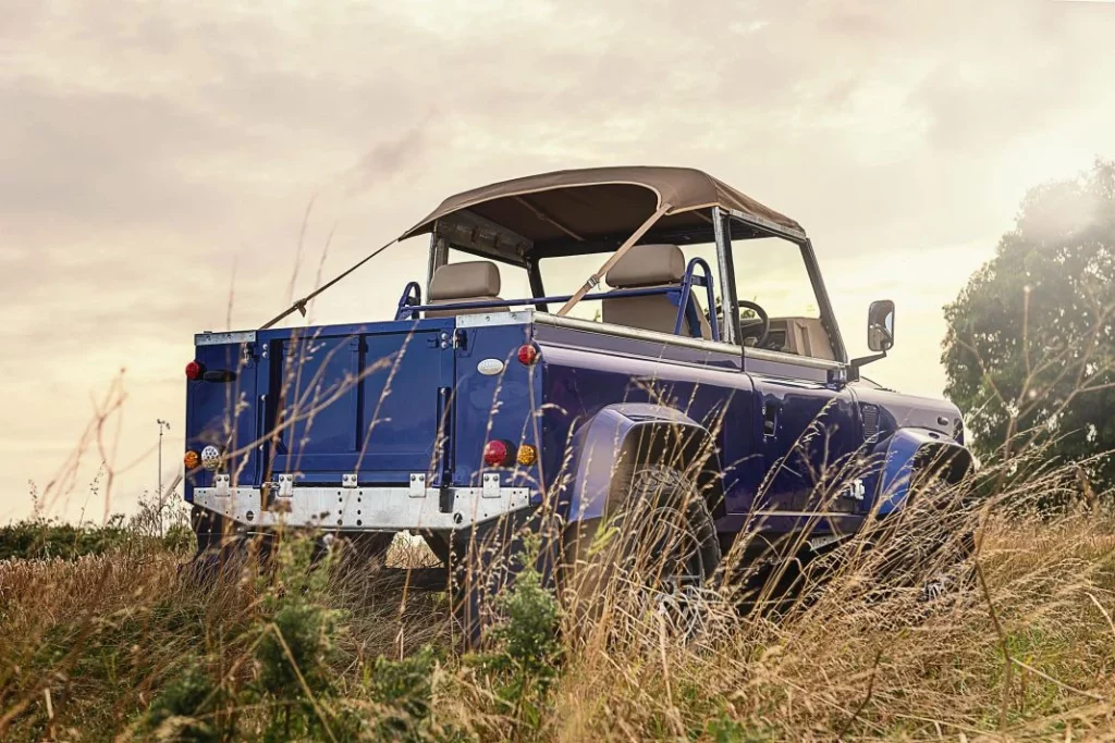 land rover defender kingsley 30 Motor16