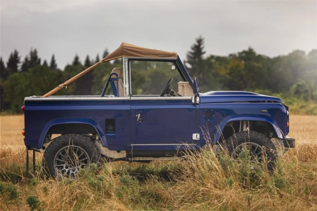 land rover defender kingsley 36 Motor16