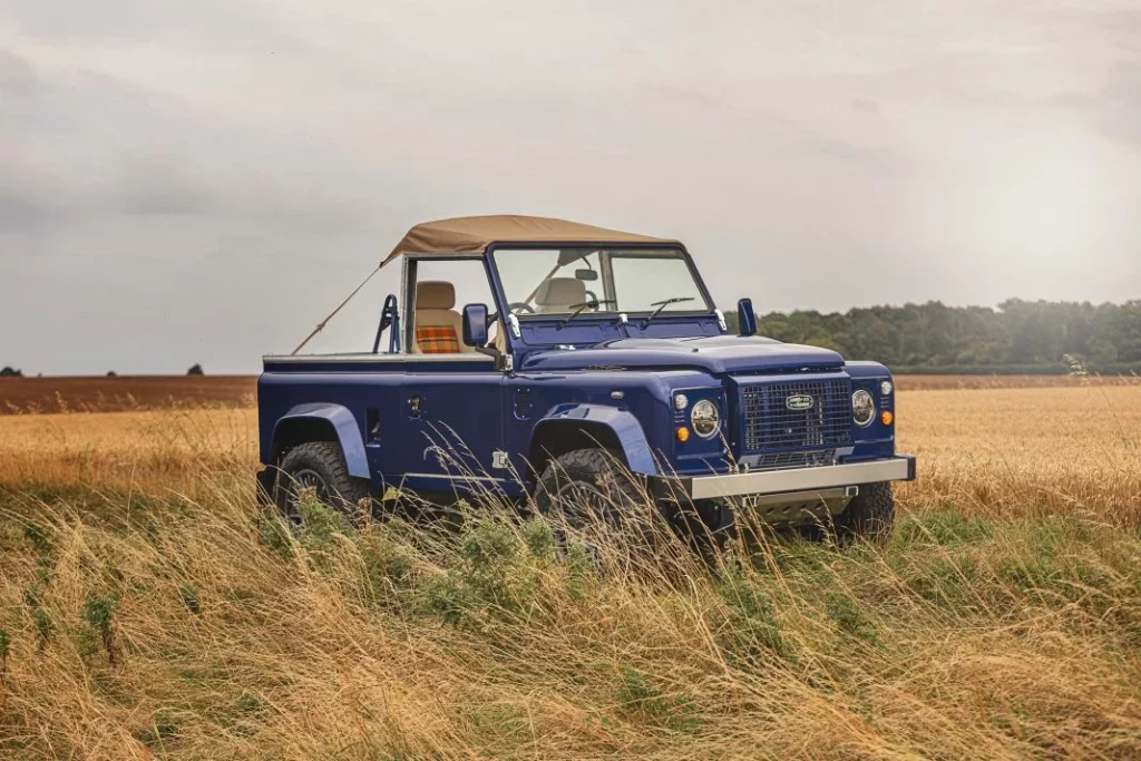 land rover defender kingsley 37 Motor16