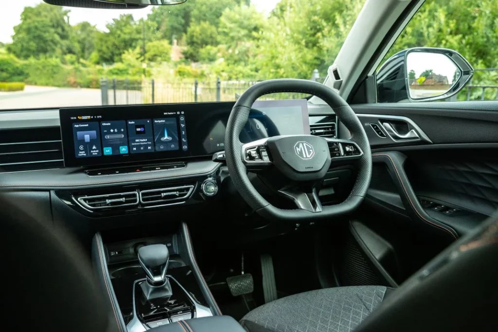 2024 MG HS PHEV. Imagen interior.