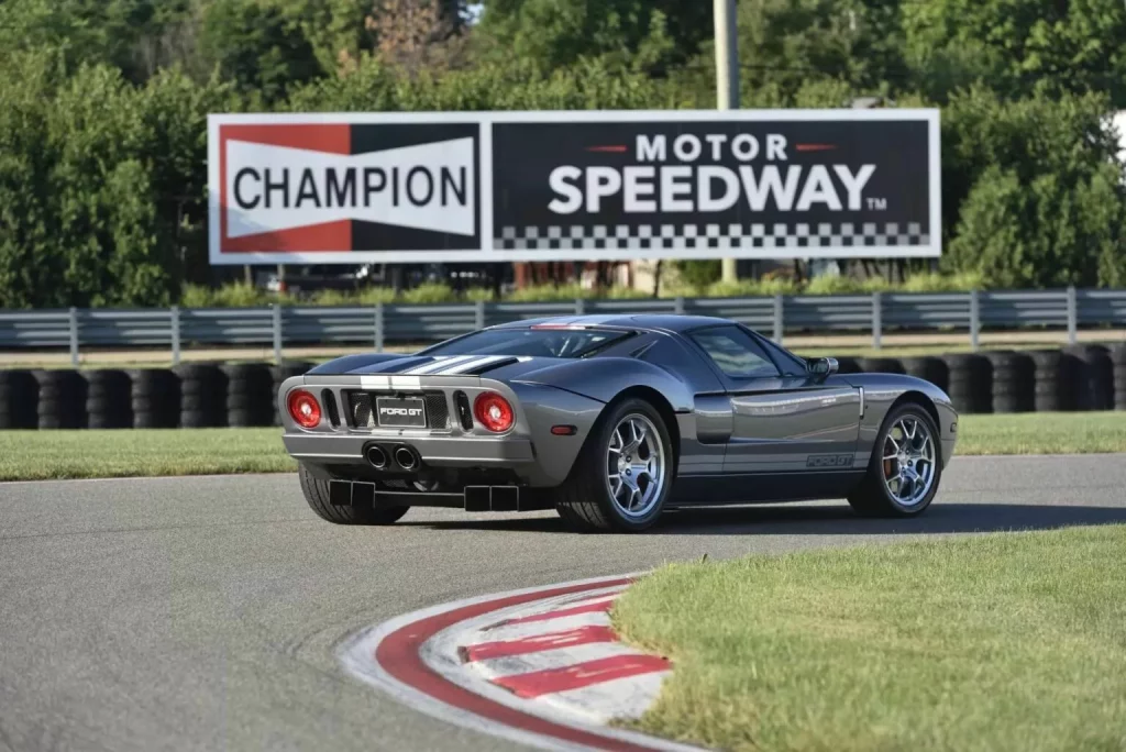 2004 Ford GT Prototipo Mecum 4 Motor16