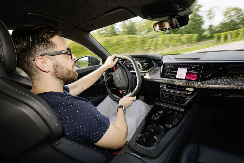 2024 Audi e-tron GT. Imagen interior.