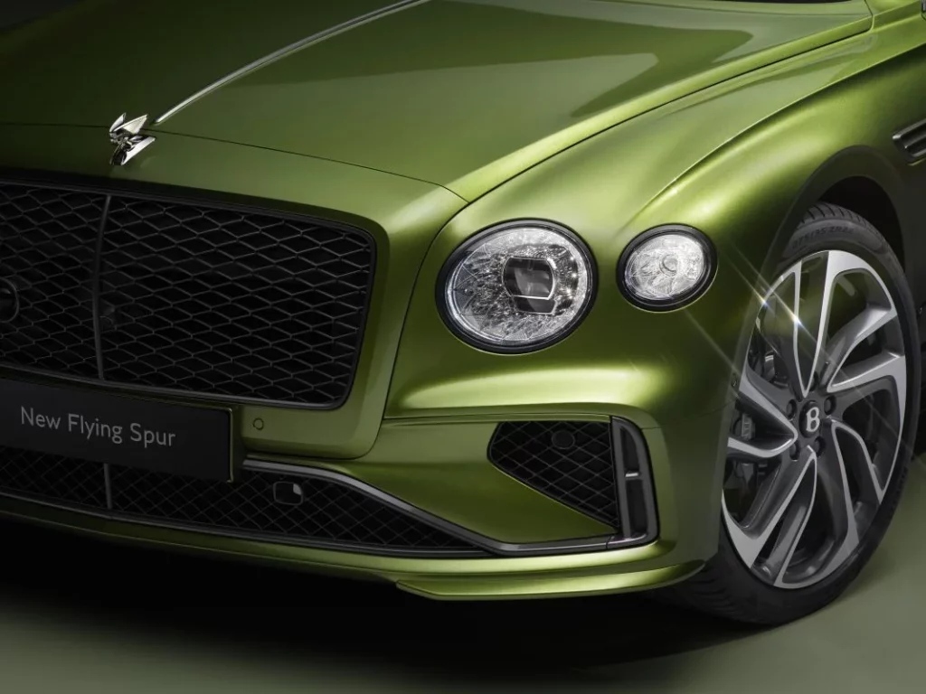 2024 Bentley Flying Spur PHEV 8 Motor16