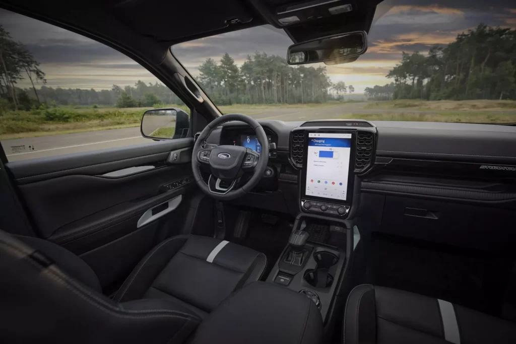 2024 Ford Ranger PHEV. Imagen interior.