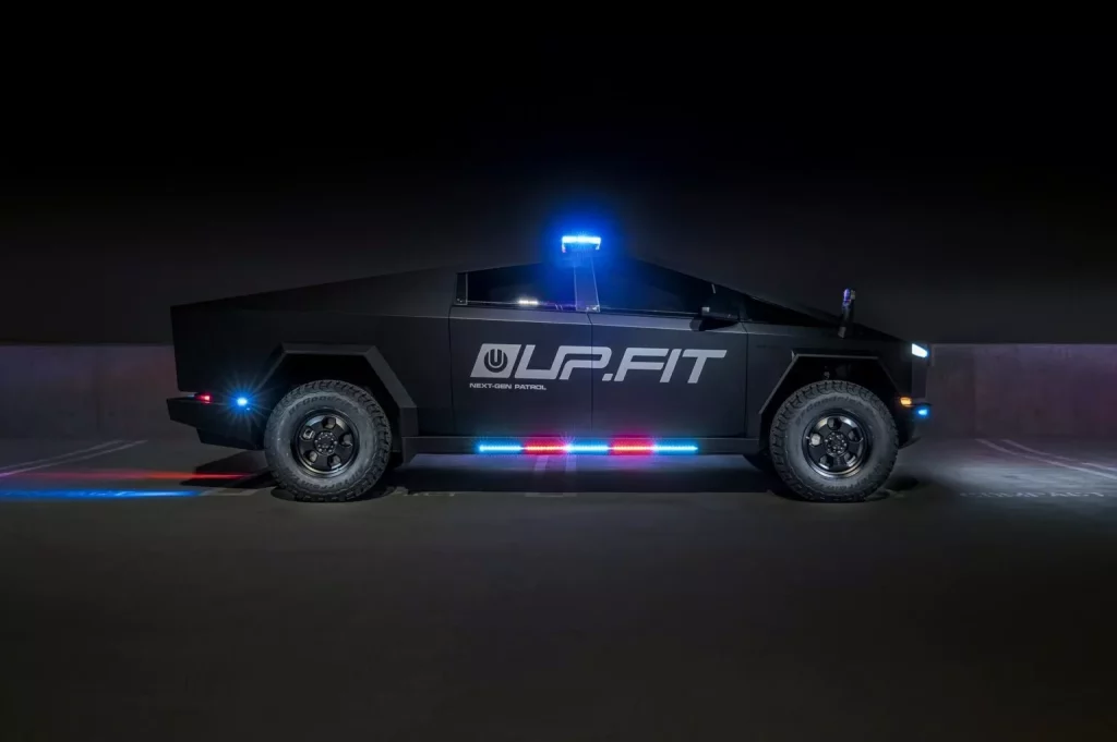 2024 Tesla Cybertruck Policía Irvine. Imagen lateral.