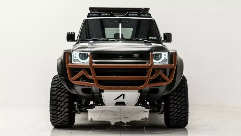 2024 Land Rover Defender 6x6 Apocalypse. Imagen delantera.