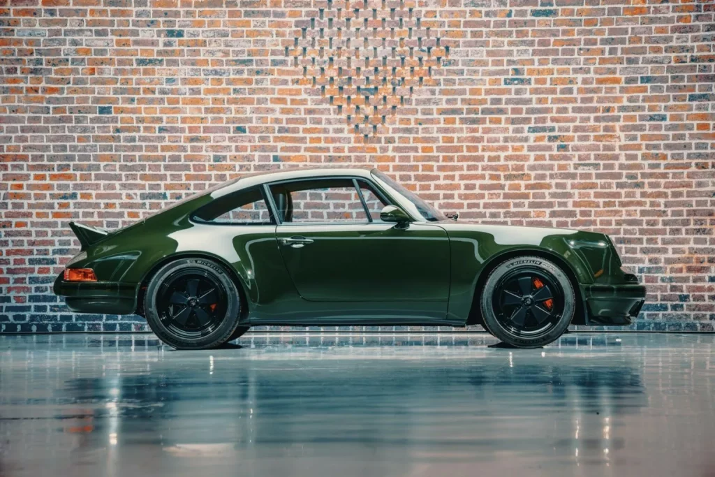 2024 Porsche 911 964. Kalmar 7-97 E-Volt. Imagen lateral.