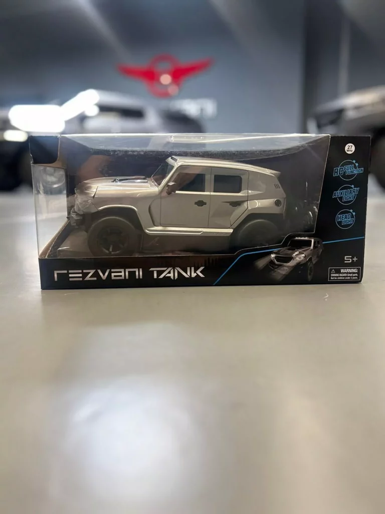 2024 Rezvani Tank RC. Imagen caja.