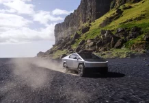 El Tesla Cybertruck recibe accesorios para no quedarse tirado en el campo