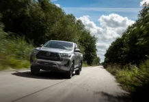 El legendario Toyota Hilux se electrifica de cara a 2025